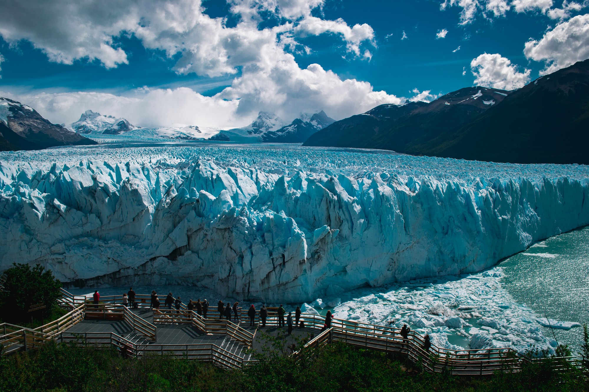 Ľadovec Perito Moreno bol dlhé roky medzi patagónskymi ľadovcami zvláštnou výnimkou, pretože si udržiaval pozoruhodnú stabilitu.