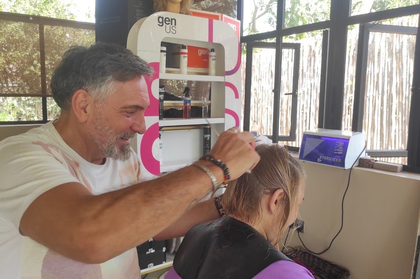 Sinisa-Isljamovic-frizer-u-Keniji-2-foto-Milkica-Milojevic-1