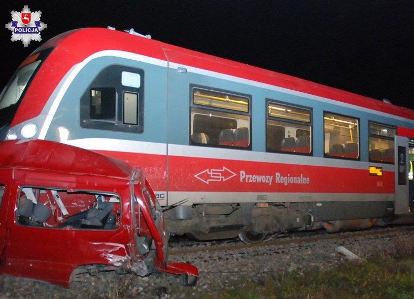 Auto wjechało pod pociąg. Zginęła matka z dzieckiem