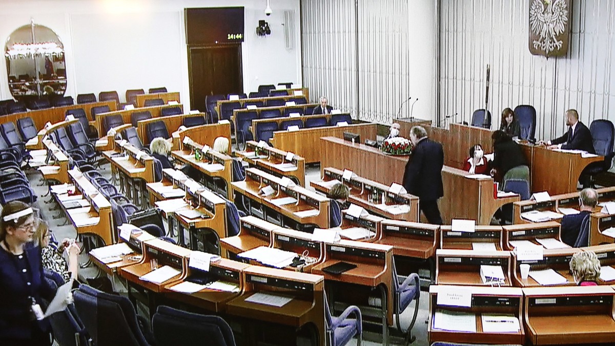 Senat bez poprawek przyjął ustawę antyprzemocową