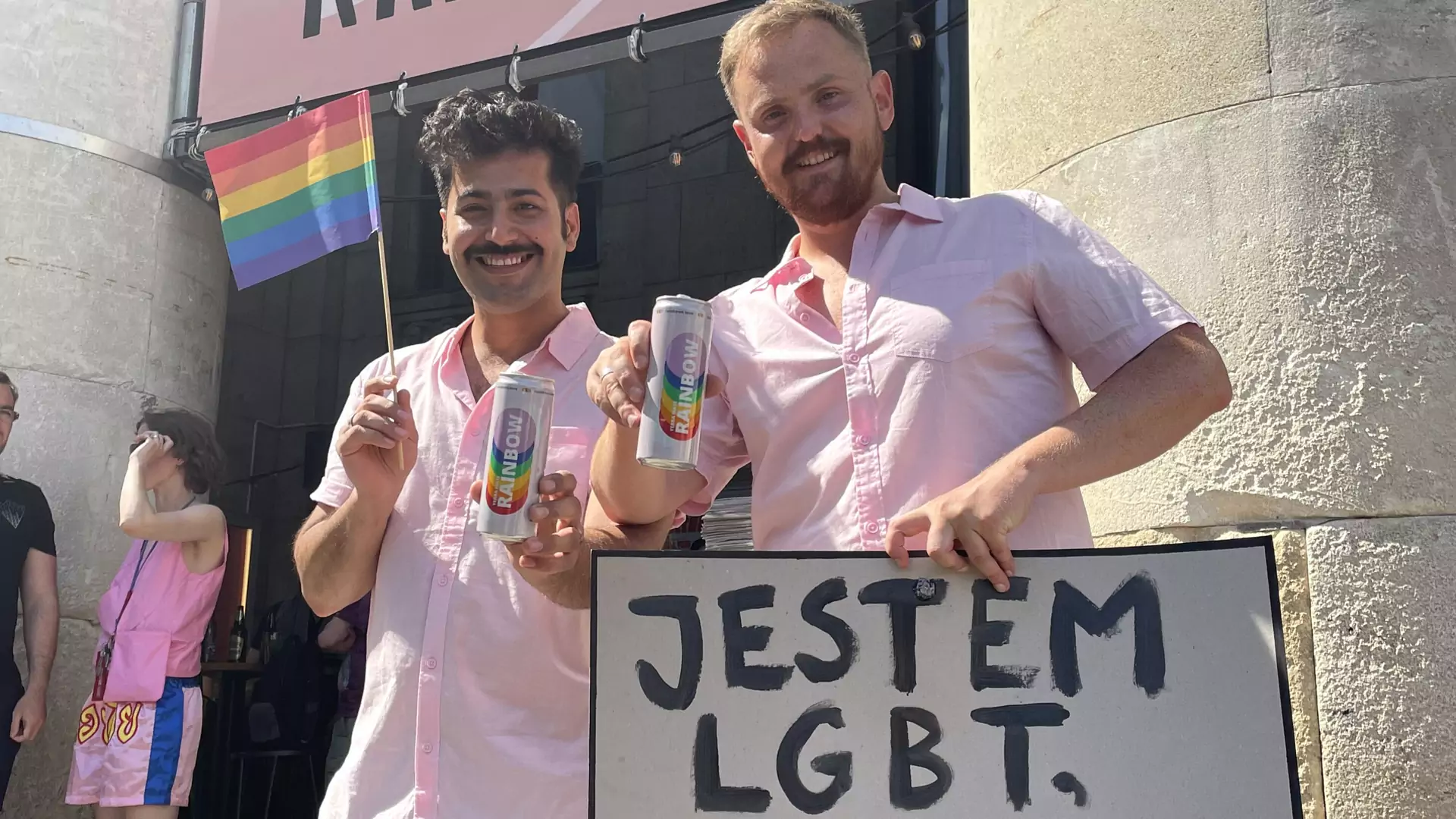 Powołano fundusz wspierający organizacje LGBT+. Możesz go wesprzeć, kupując napój