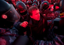 Upadnie ukraiński rząd? Manifestanci idą na budynki rządowe