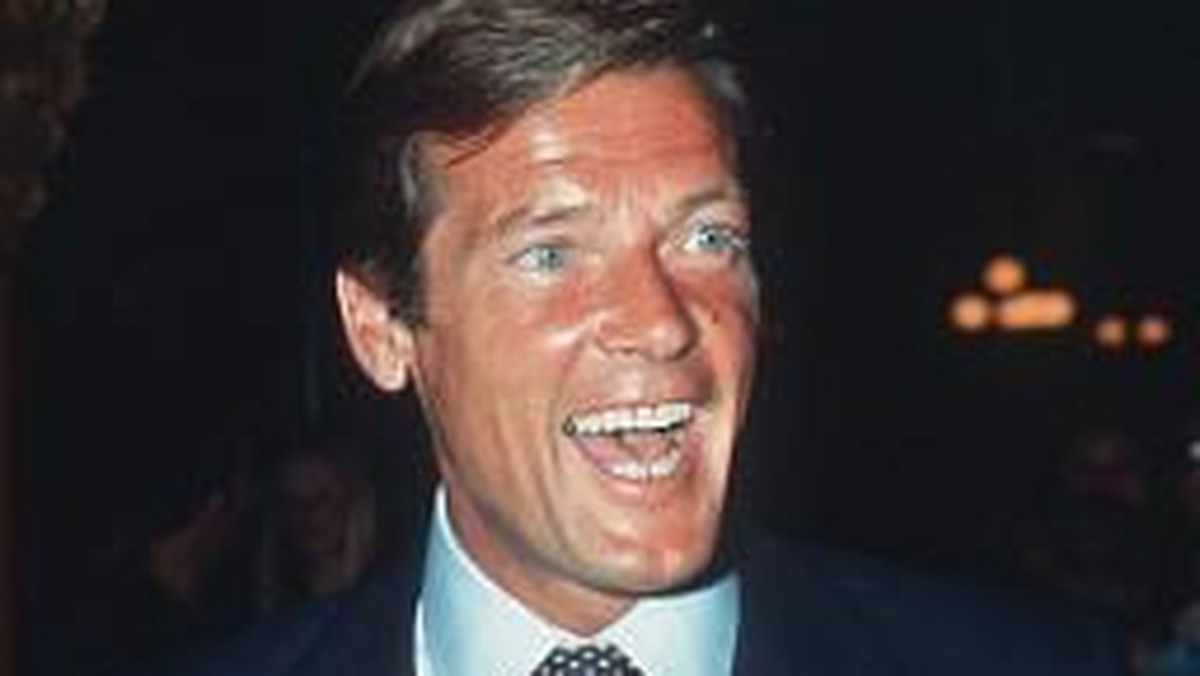 Roger Moore ponownie wcieli się w postać Świętego - 35 lat po tym, jak po raz ostatni zagrał słynnego złodzieja dżentelmena.