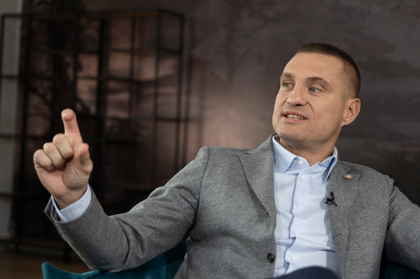 Nemanja Vidić u redakciji NIN-a