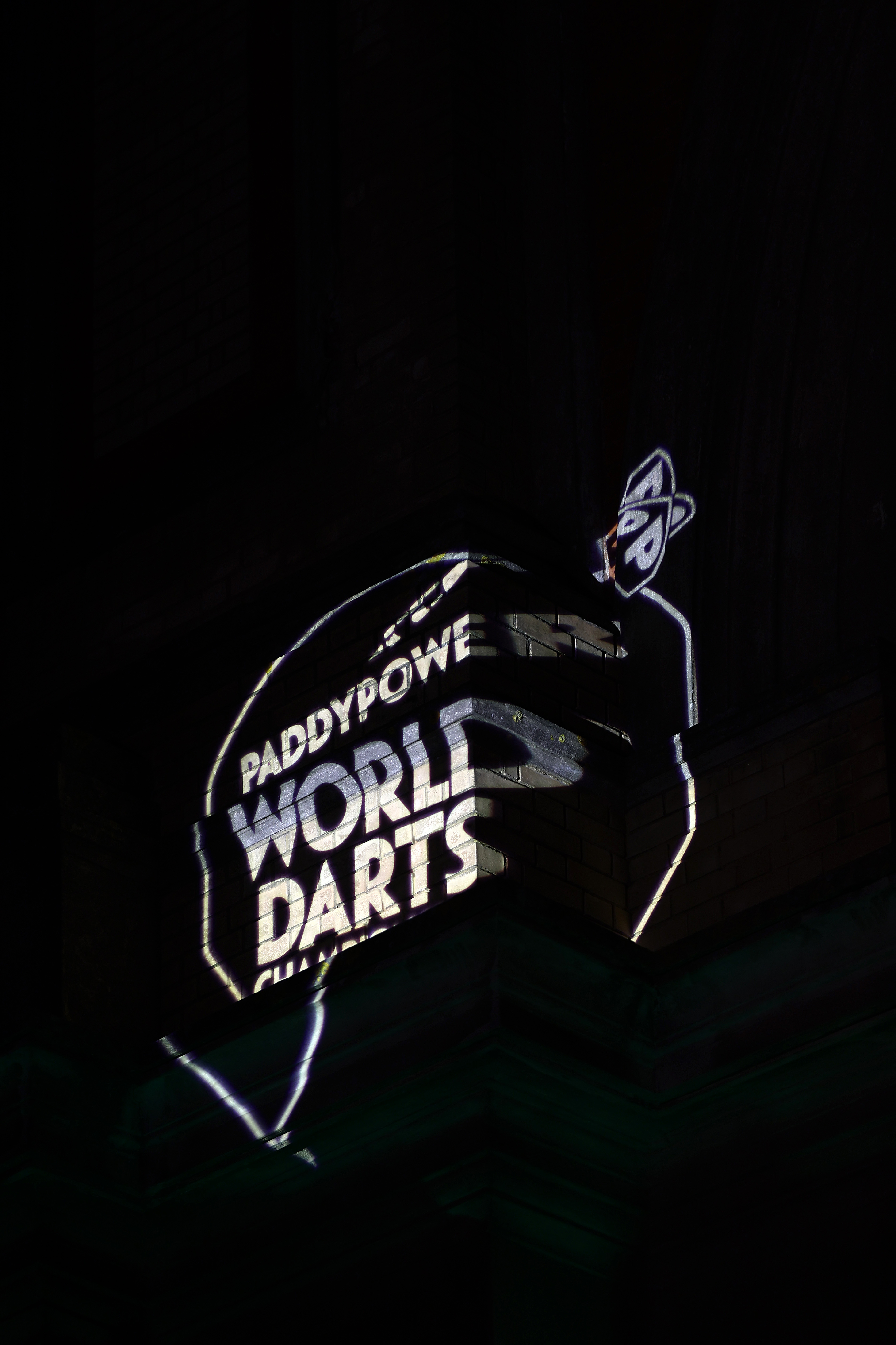 Schindler glänzt mit persönlichem WM-Rekord – van Gerwen als Herausforderer