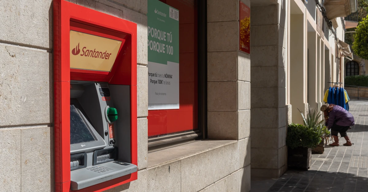 2,2 mln złotych wyparowało z kont banku Santander. Prokuratura wszczęła śledztwo