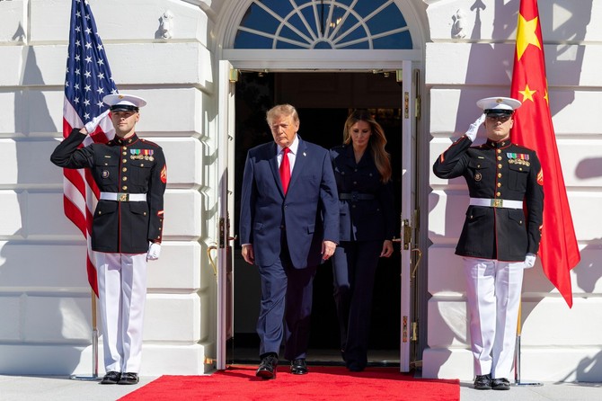 Trenutak kada je Donald Tramp okrenuo leđa Melaniji Tramp