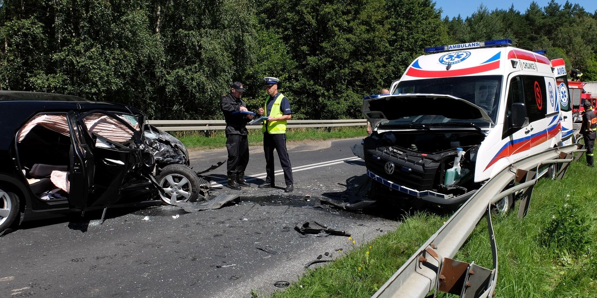 W wypadku karetki pogotowia na drodze wojewódzkiej nr 235 rannych zostało 5 osób