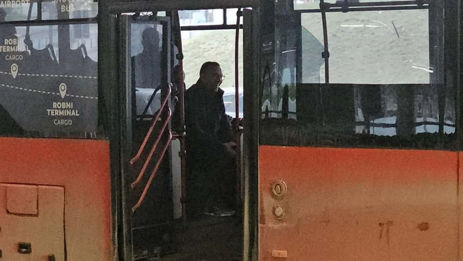 Bane Mojićević u autobusu