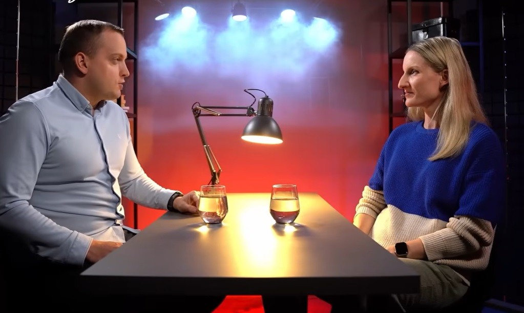 Adela Vinczeová v podcaste Rozhovory so Šimonom. 