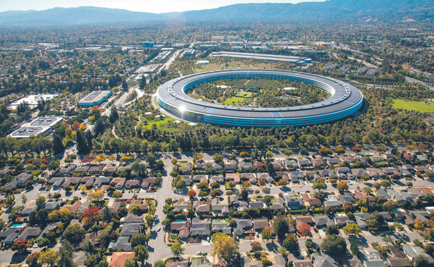 Siedziba korporacyjna Apple Park w sercu Doliny Krzemowej w kalifornijskim Cupertino