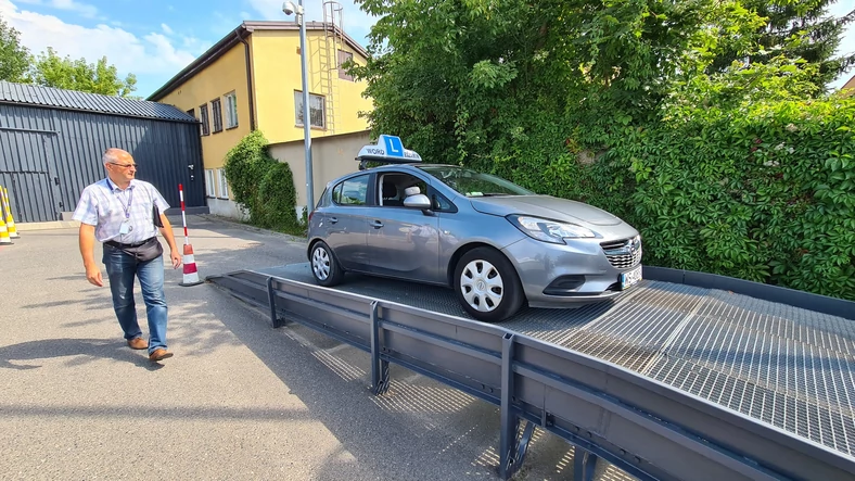 Egzamin na prawo jazdy w WORD Siedlce. Świetny podjazd pod górkę. Niestety nie wszystkim się udaje