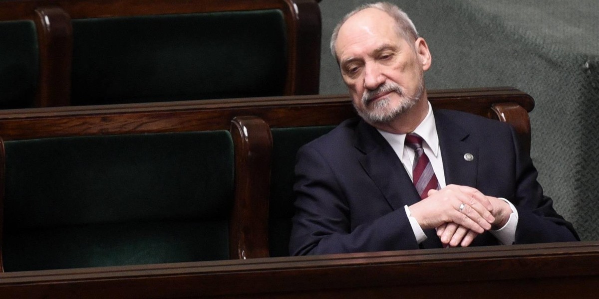 Czego Macierewicz szukał w teczkach IPN? „Chciał uniknąć kompromitacji”– wywiad z Jarosławem Jakimczykiem