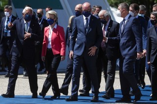 Unijne certyfikaty covidowe coraz bliżej. Porozumienie ws. paszportów szczepień możliwe do końca maja