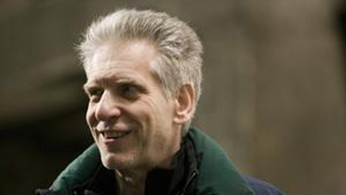 Potwierdziły się doniesienia, iż David Cronenberg zajmie się reżyserią kinowej adaptacji powieści Jonathana Lethema "Kiedy wspięła się na stół".