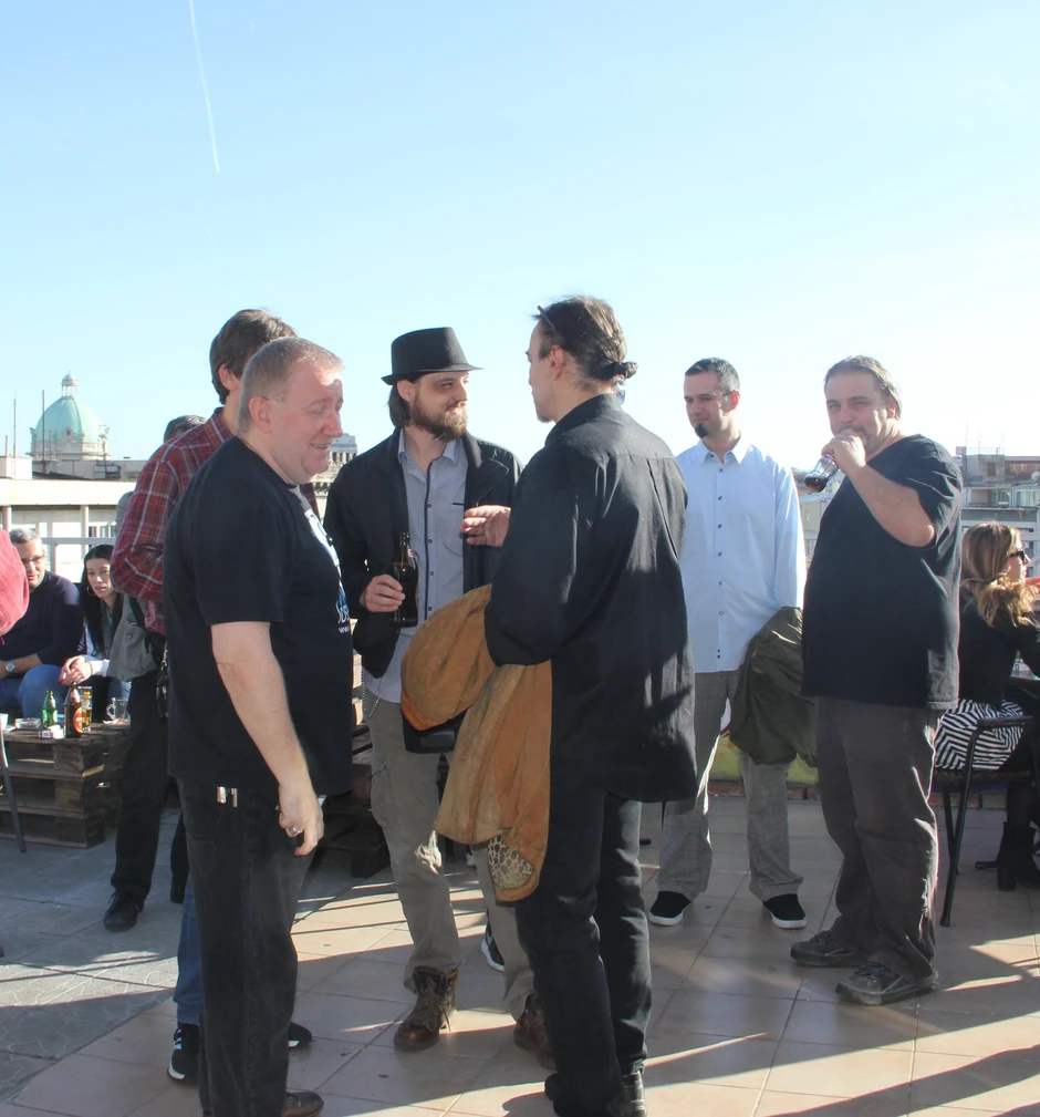 Bila je puna i terasa na vrhu Doma sindikata: Sa predstavljanja "Gitarologije"