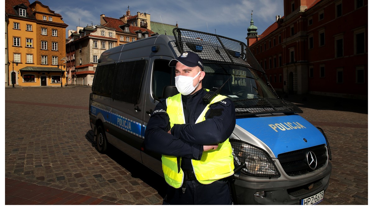 Policjant Dawid Magdziak podkreśla, że jego obowiązki nie zmieniły się mimo epidemii