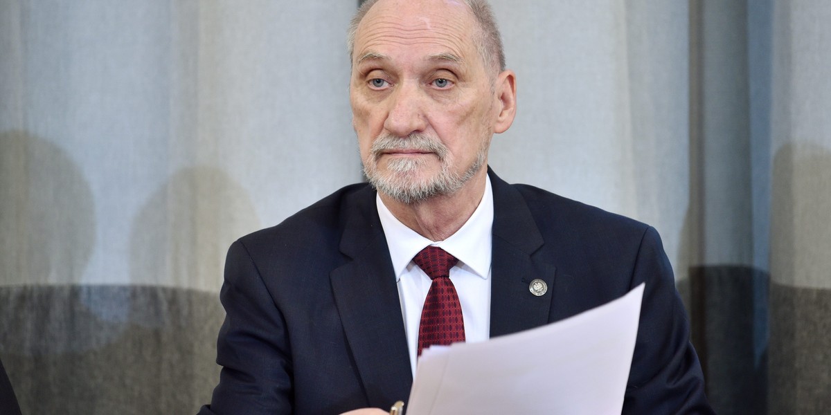 Wśród odznaczonych Orderem Orla Białego znajdzie się Antoni Macierewicz.