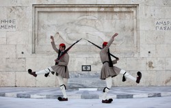 Grecja tnie państwowe etaty, ale tak, żeby nikogo nie zwolnić