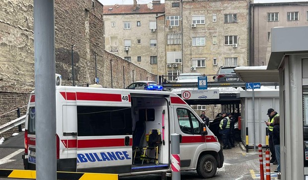 Udes kod zgrade Politike