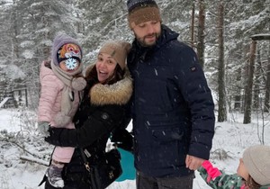 Marijana Mićić sa decom i mužem