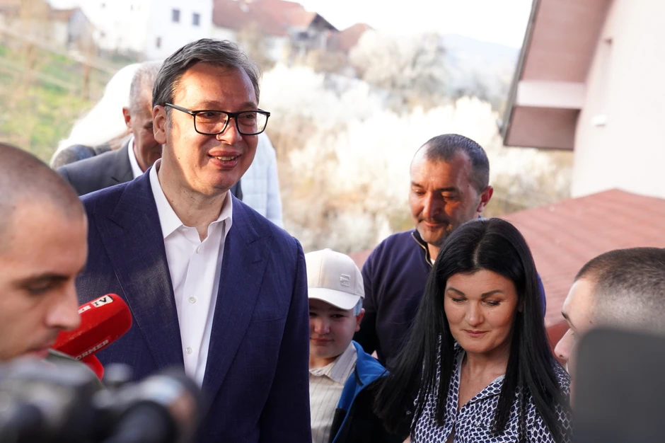 Aleksandar Vučić u poseti porodici Knežević