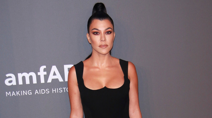 Kourtney Kardashian büszke a vonalaira / Fotó: Northfoto