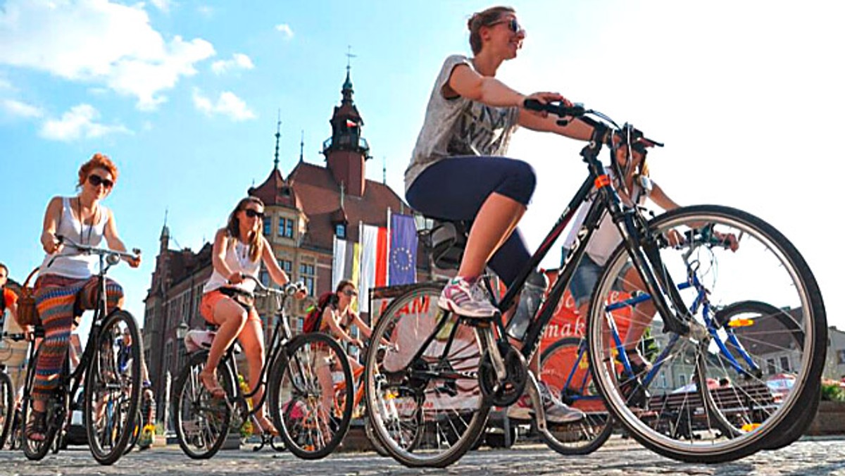 Już za kilka dni ogłoszony zostanie przetarg na projekt i wykonanie wartej ponad 53 mln inwestycji. Wygląd centrum przesiadkowego oraz ostateczny przebieg około 25 km tras rowerowych poznamy za rok, rowerami przejedziemy się po nich najpóźniej w połowie 2023 roku.