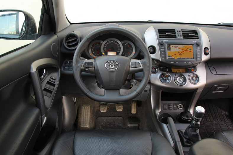 Czy istnieją auta dobre na wszystko? Toyota RAV4 kontra Honda CR-V