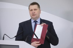 Czarnek zapowiada wsparcie dla uczniów w czterech sferach