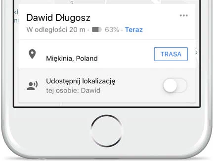 Mapy Google z informacją o naładowaniu baterii telefonu, z którego udostępniana jest lokalizacja