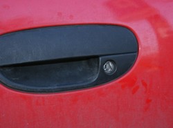 Dzieci okradły prawie 100 aut w jedną noc