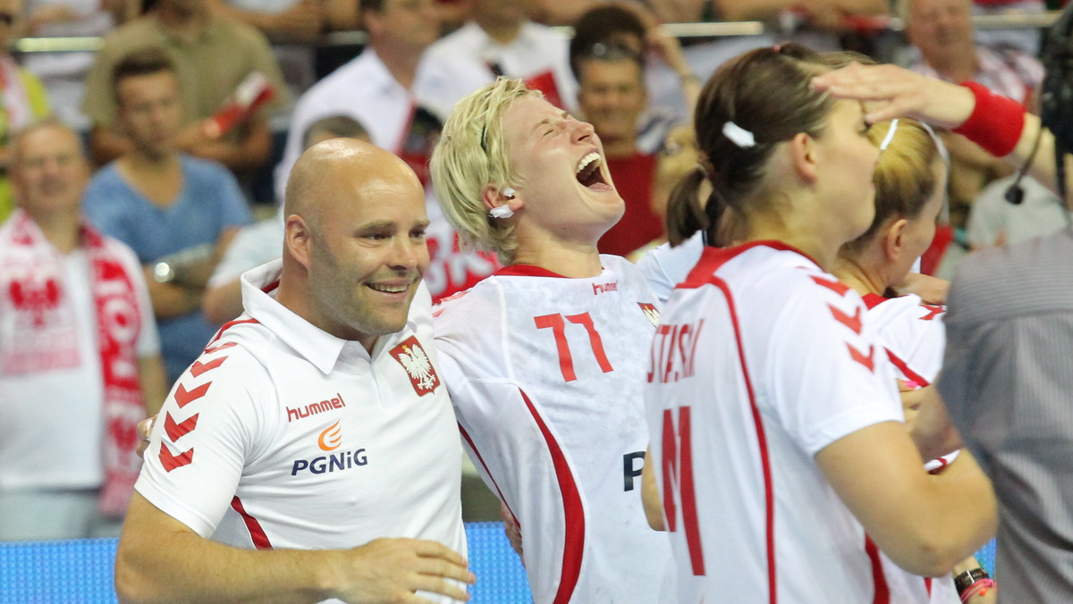 Reprezentacja Polski trafiła do drugiego koszyka przed losowaniem mistrzostw świata w piłce ręcznej kobiet. W mundialu udział wezmą 24 drużyny, w tym Biało-Czerwone, które w barażu sensacyjnie pokonały Szwedki.
