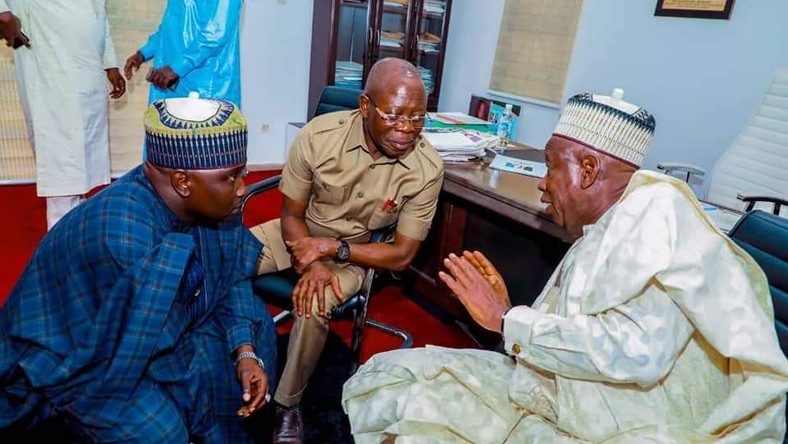 Hon. Hassan Doguwa, APC National Chairman, Comrade Adams Oshiomhole and other party faithful. [Twitter/@ShuwakiYusuf]