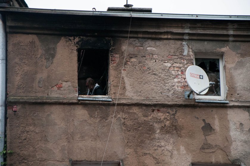 Pożar w Inowrocławiu. Zginęła matka z dziećmi. W oknach były kraty