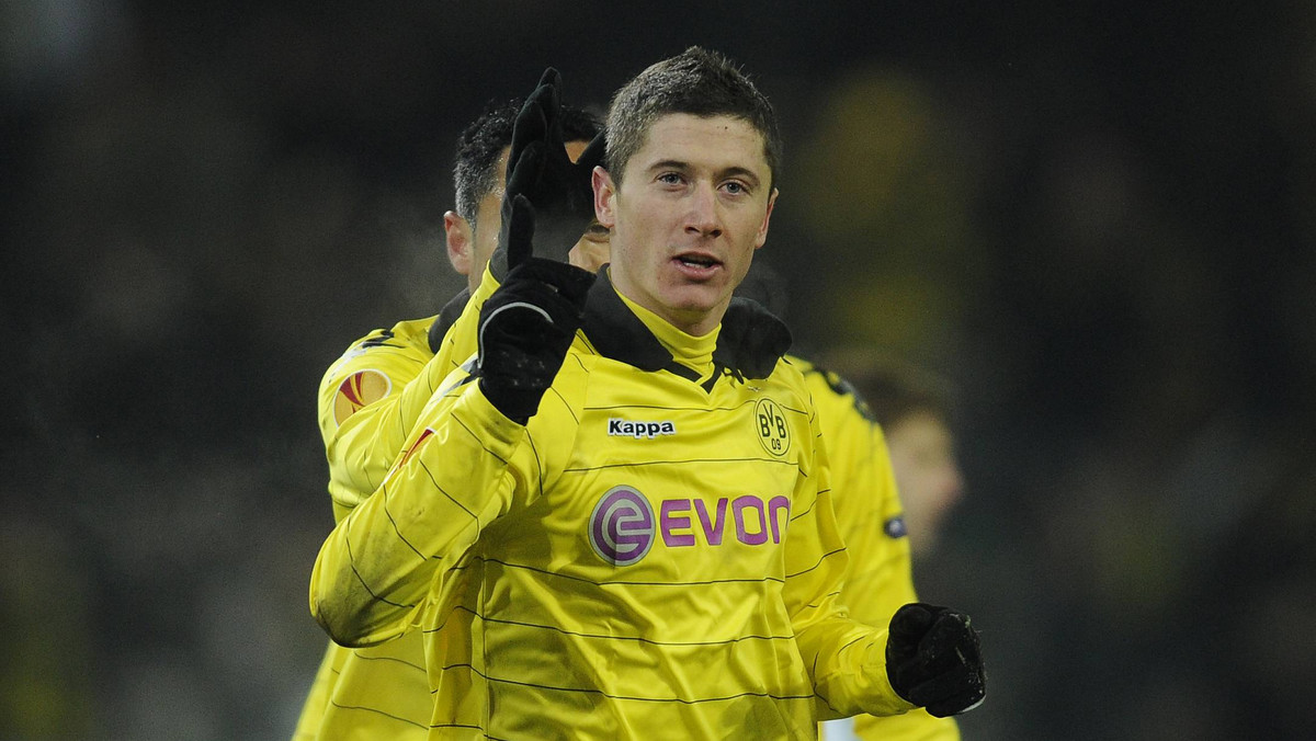 - Denerwuje mnie rola rezerwowego, to oczywiste. Wiecznie jednak nie będę oglądał tych meczów zza linii - powiedział napastnik Borussii Dortmund Robert Lewandowski.