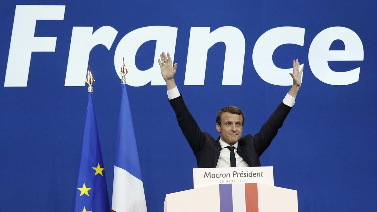 Jak wynika z dwóch sondaży przeprowadzonych już po ogłoszeniu wstępnych wyników I tury wyborów prezydenckich we Francji proeuropejski centrysta Emmanuel Macron pokona zdecydowanie w II turze swą rywalkę ze skrajnej prawicy Marine Le Pen.