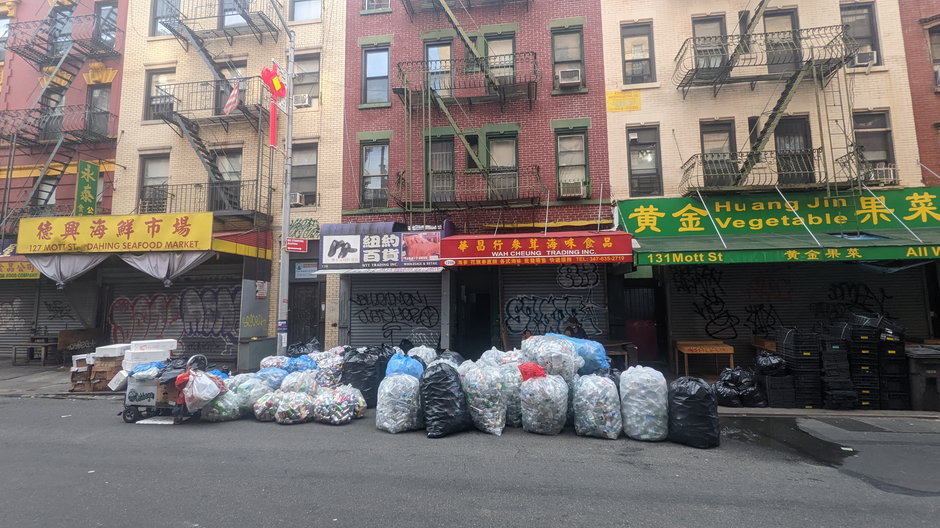 Nowojorskie ulice pełne śmieci