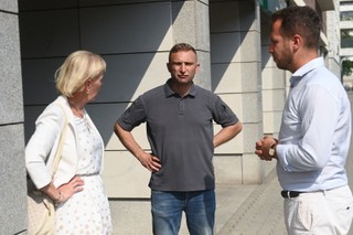 Policja weszła do narodowców. Przeszukano m.in. dom Bąkiewicza