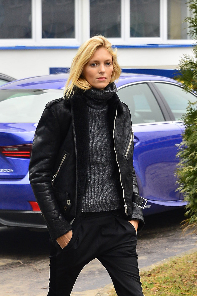 Czym jeździ po Warszawie Anja Rubik?