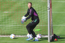 Manuel Neuer nie jest jeszcze gotowy na powrót do bramki Bayernu