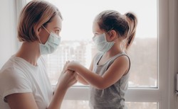 Jak szybko i trwale zmniejszyć liczbę zakażeń SARS-CoV-2? Trzy podstawowe elementy strategii