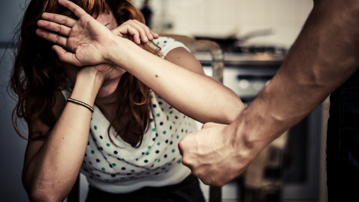 Żona biznesmena: Przemoc domowa? Podbite oko to cena za dobre życie