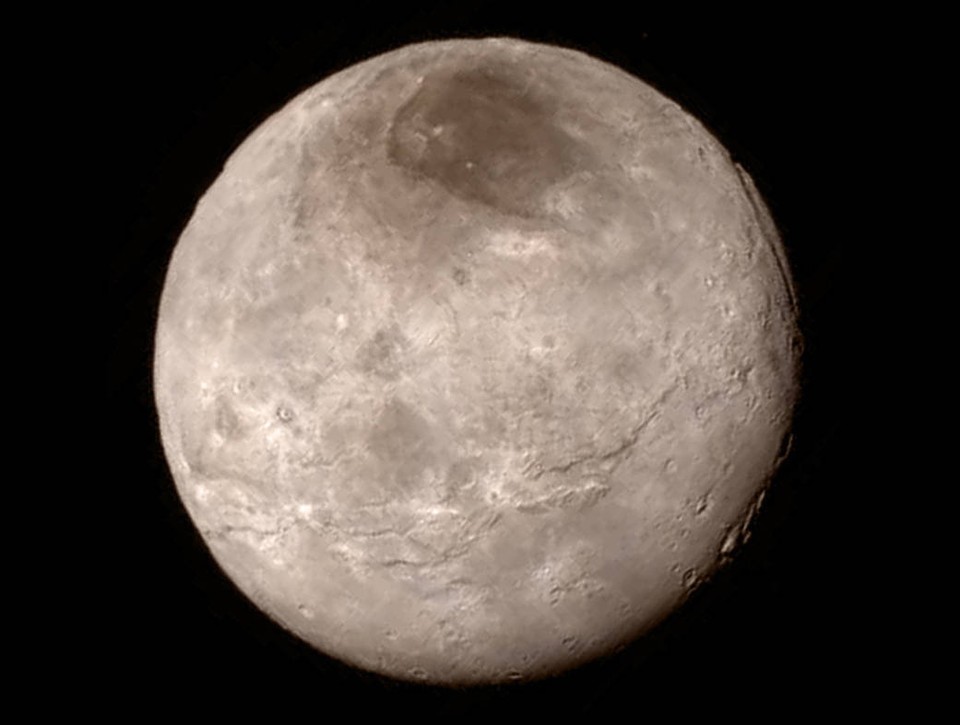 Zdjęcie Charona, czyli księżyca Plutona przesłane przez sondę New Horizons