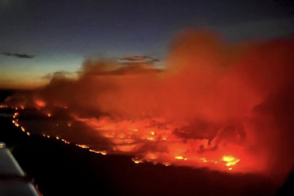 BESNE ŠUMSKI POŽARI U BRITANSKOJ KOLUMBIJI Vatra zahvatila površinu od 10.000 hektara, dim prekrio PET POKRAJINA (FOTO,VIDEO)
