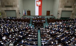 Poparcie dla PiS i Nowoczesnej w górę; dla PO i Kukiz'15 w dół. SONDAŻ TNS