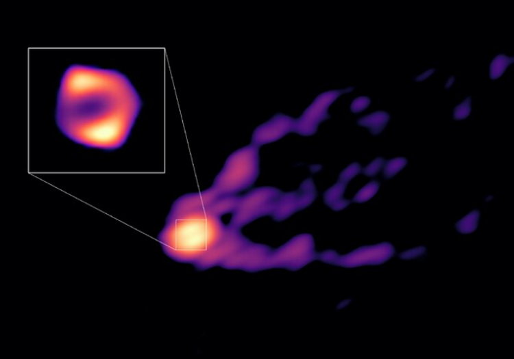 Zdjęcie, na którym po raz pierwszy uchwycono jednocześnie dżet i cień czarnej dziury w centrum galaktyki M87. Fot. R.-S. Lu (SHAO), E. Ros (MPIfR), S. Dagnello (NRAO/AUI/NSF)