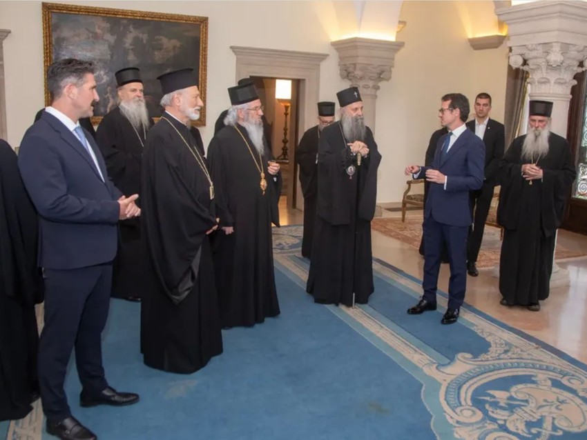 Princ Filip priredio večeru za patrijarha Porfirija i arhijereje u Kraljevskom dvoru