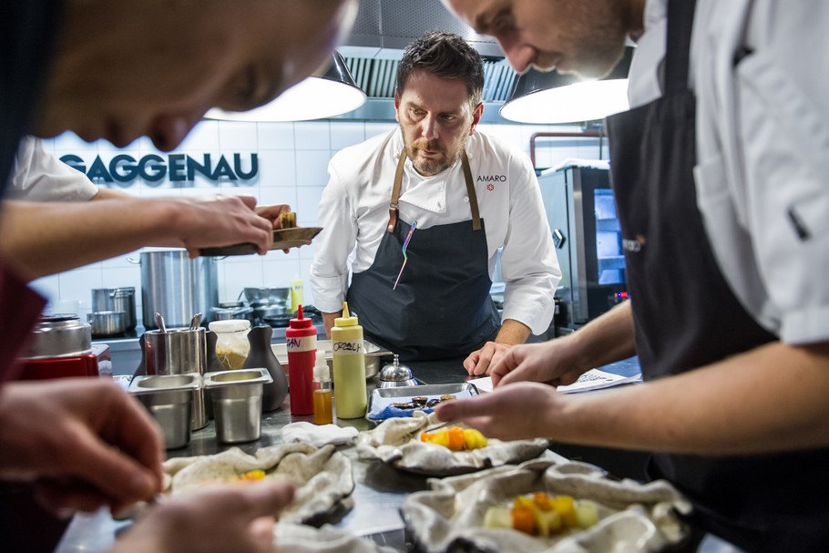 Branża gastronomiczna jest jedną z tych, która ucierpiała najmocniej z powodu pandemii koronawirusa. - Jeden klucz, który chroni w mojej ocenie i daje nadzieję dla wybranych restauracji, to właśnie wysoka jakość i zbudowana renoma – mówi restaurator Wojciech Modest Amaro.