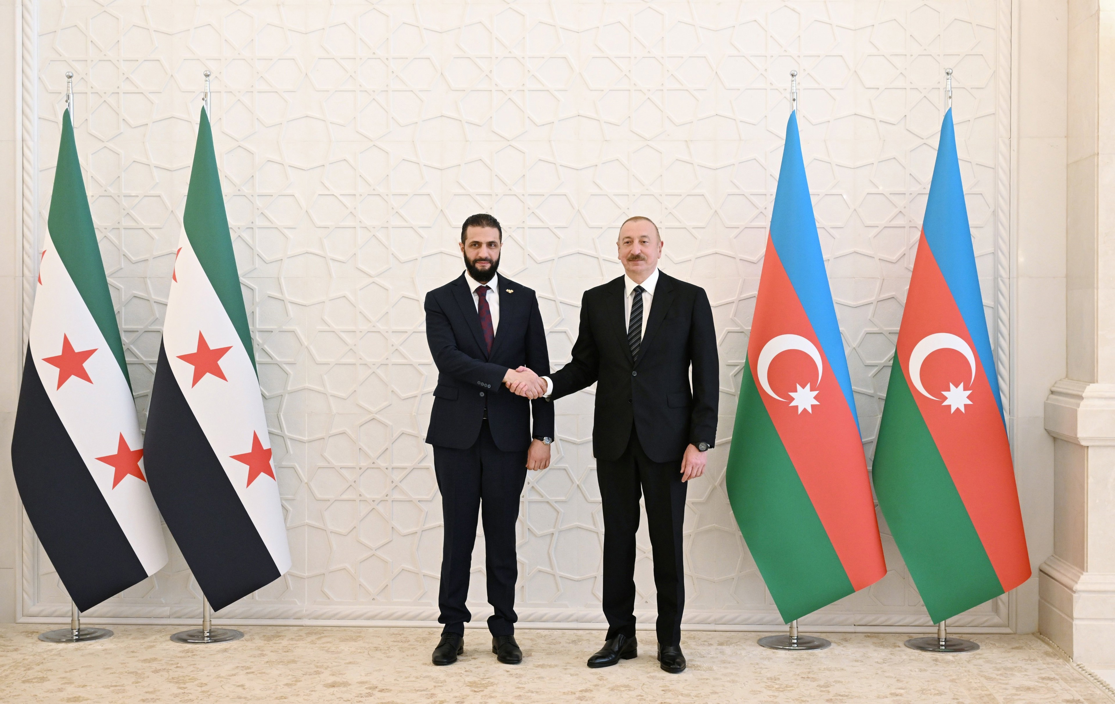 Siria: Al Shara visita Azerbaiyán para reforzar lazos